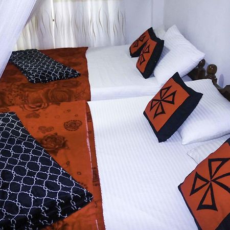 אלה Yoho Chamith Homestay מראה חיצוני תמונה